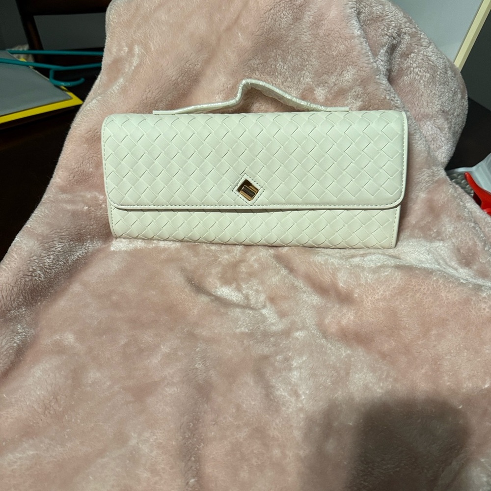 Few Moda East West Clutch—FAST SHIP - Picture 2 of 5